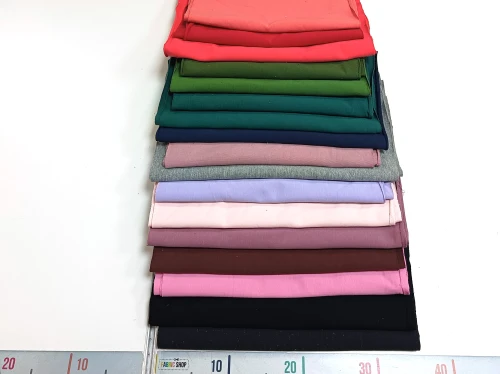 Zestaw - 17 kawałków dresówki pętelki jednokolorowej (od 30cm do 35cm)