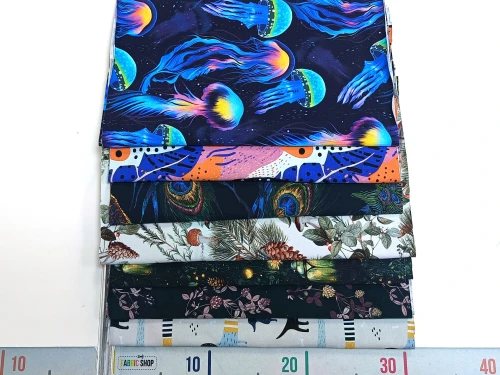 Zestaw - 7 kawałków dzianiny jersey wzorzystej (od 28cm do 30cm)